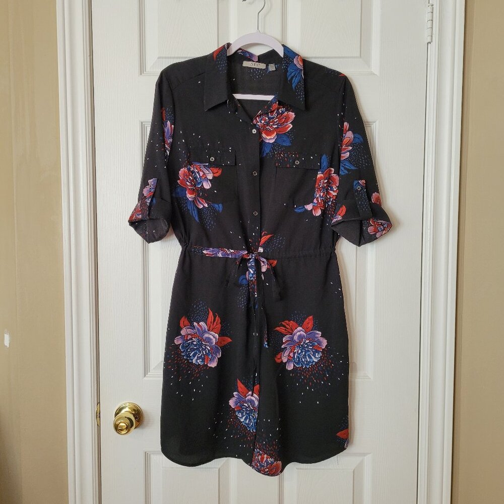 Dex Short Sleeve Cinched-Waist Collar Dress with chest pockets ~ Size Large ~EUC